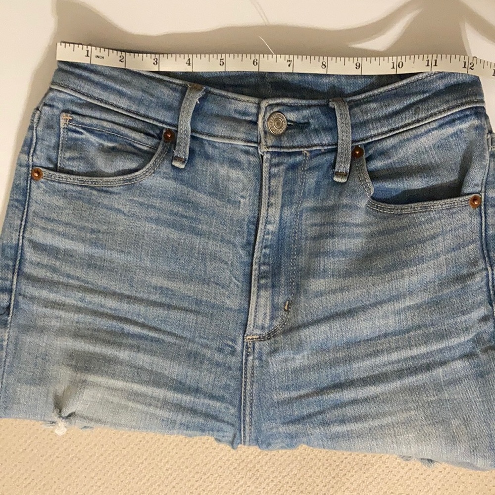 A&F Ultra-high Rise Distressed Jeans - Picture 6 of 8